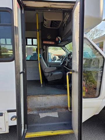 2017 Ford E-350 and Econoline 350 in Blauvelt, NY 10913 - 18134342 50