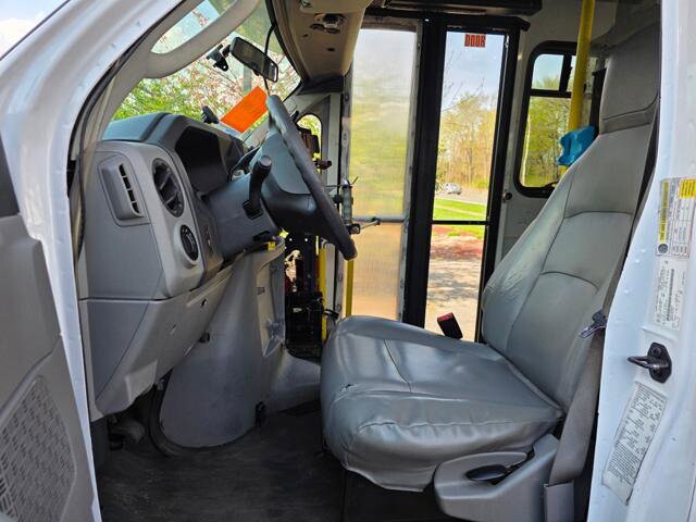 2017 Ford E-350 and Econoline 350 in Blauvelt, NY 10913 - 18134342 11