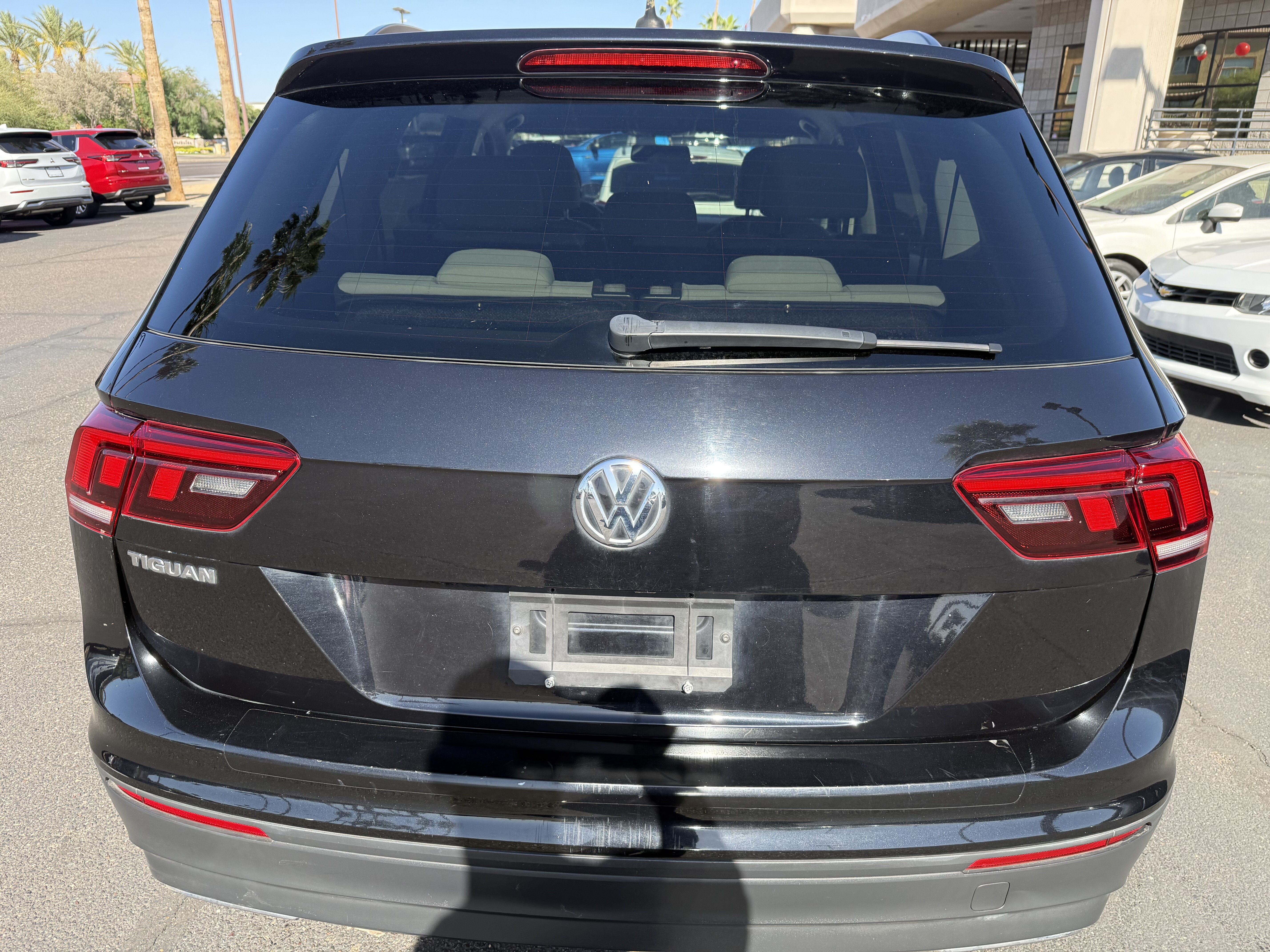 2020 Volkswagen Tiguan in Phoenix, AZ 85022 - 18134343 5