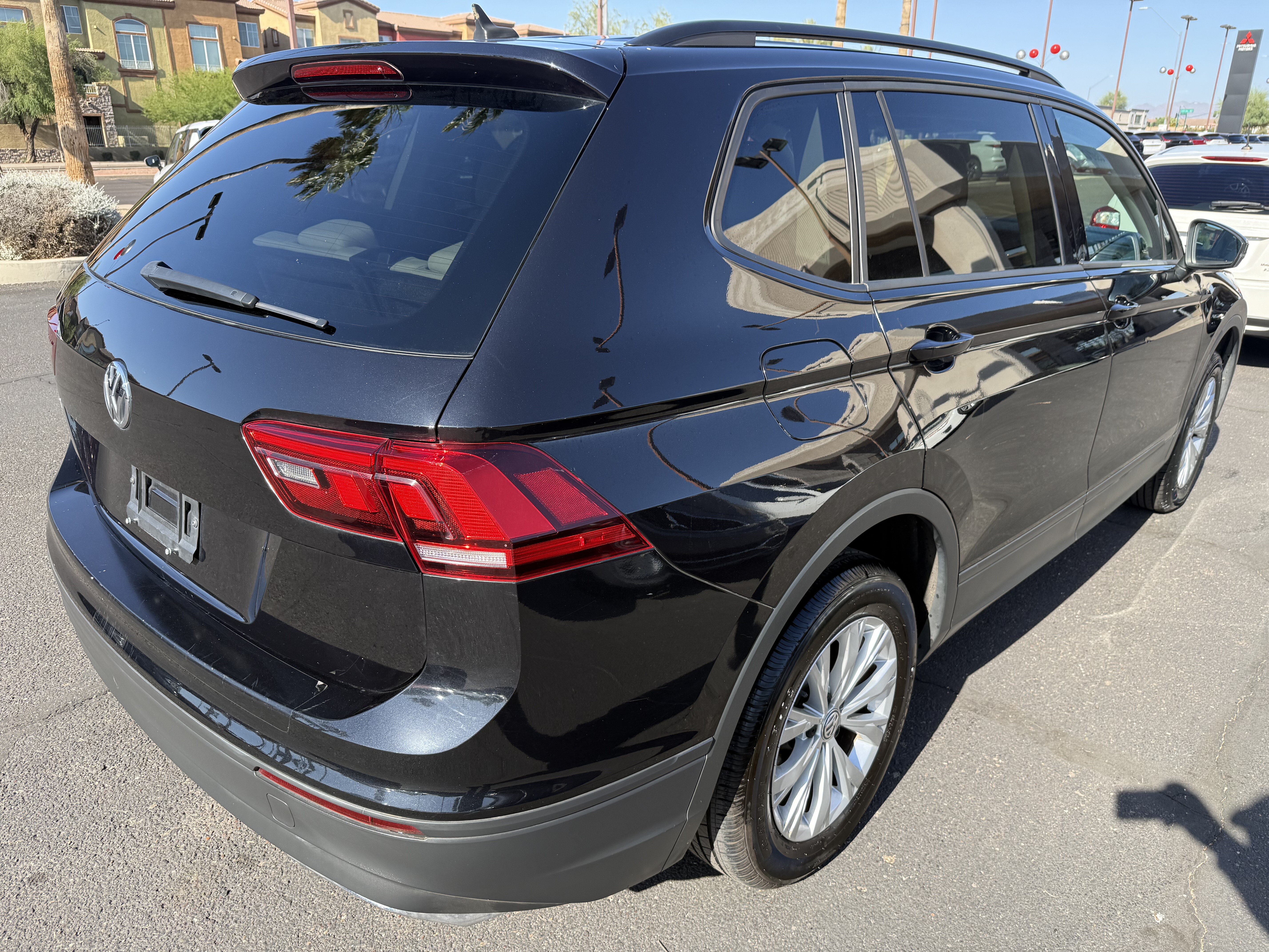 2020 Volkswagen Tiguan in Phoenix, AZ 85022 - 18134343 4