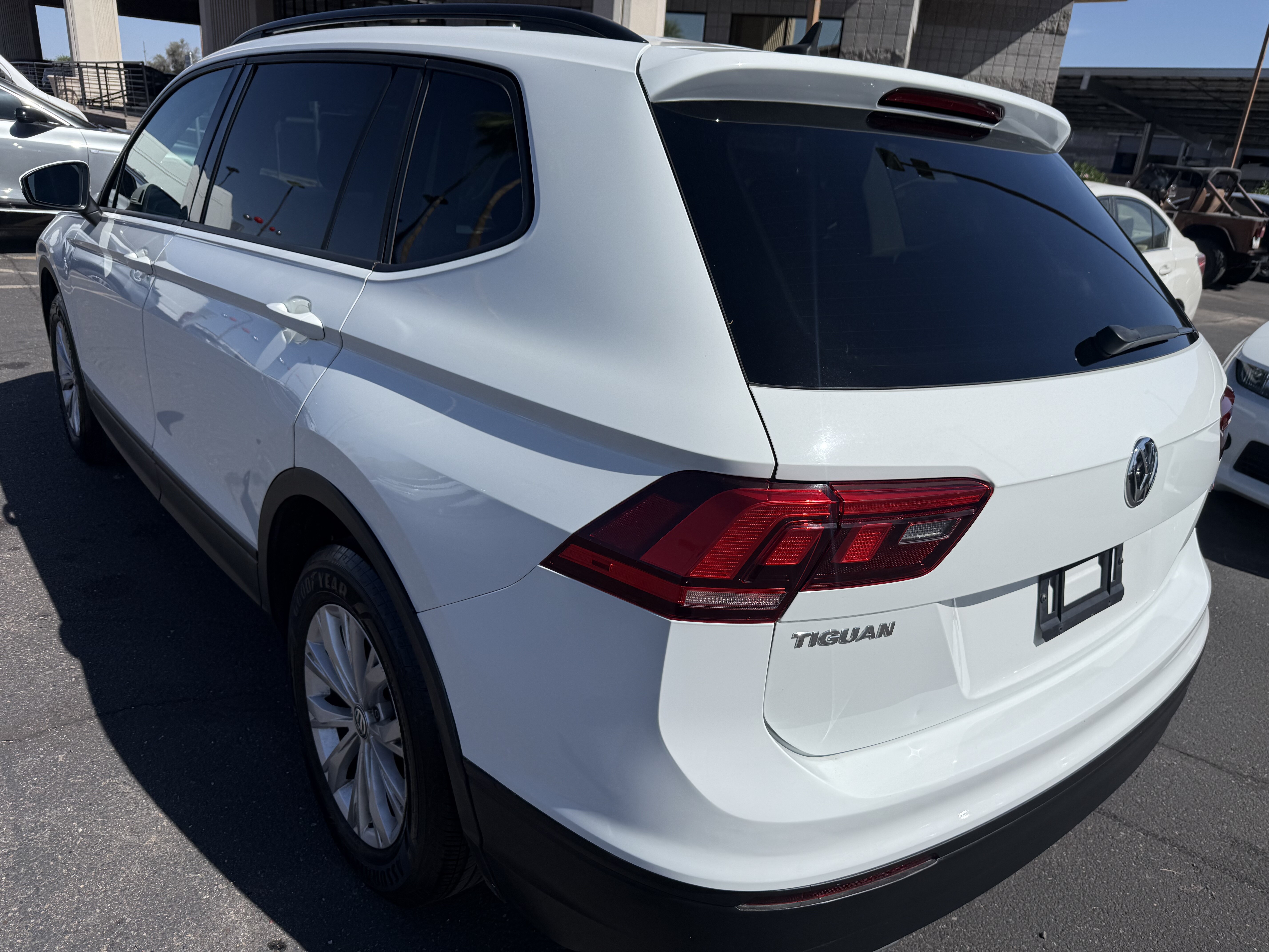 2020 Volkswagen Tiguan in Phoenix, AZ 85022 - 18134349 6