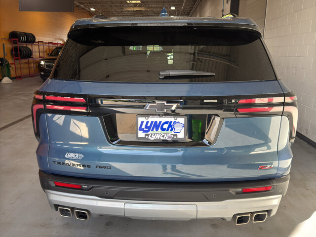 2025 Chevrolet Traverse in Burlington, WI 53105 - 18134362 4