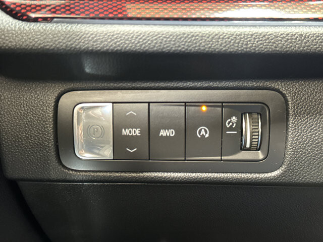 2025 Chevrolet Traverse in Burlington, WI 53105 - 18134362 34