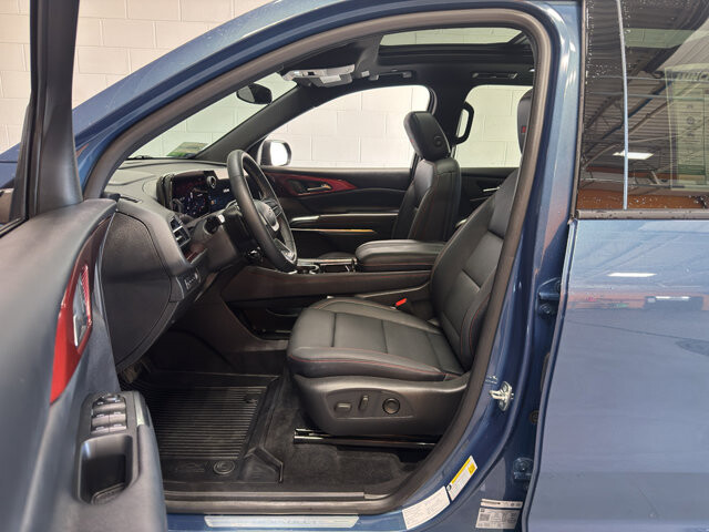 2025 Chevrolet Traverse in Burlington, WI 53105 - 18134362 15