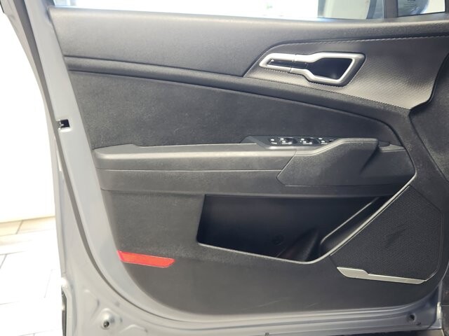 2025 Kia Sportage in Cinnaminson, NJ 08077 - 18134375 10