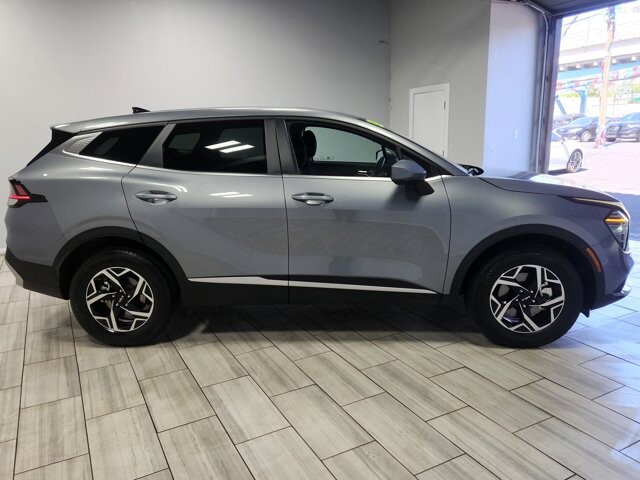 2025 Kia Sportage in Cinnaminson, NJ 08077 - 18134375 6