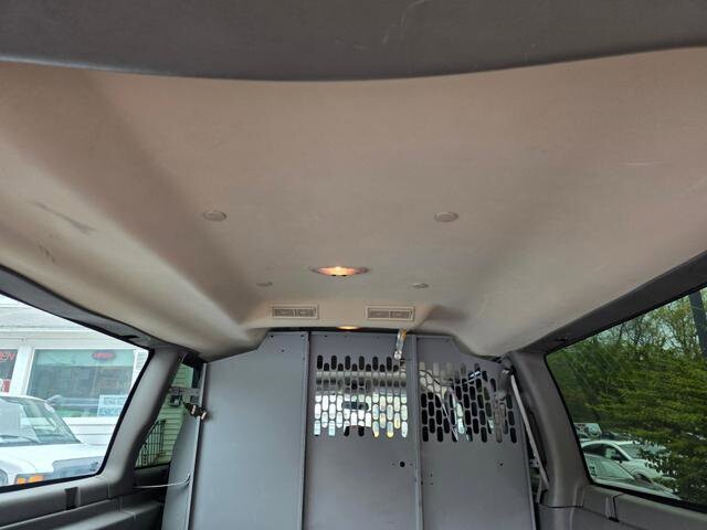2017 Chevrolet Express 2500 in Blauvelt, NY 10913 - 18134383 37