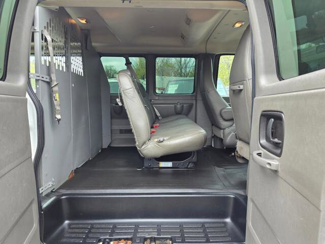 2017 Chevrolet Express 2500 in Blauvelt, NY 10913 - 18134383 50