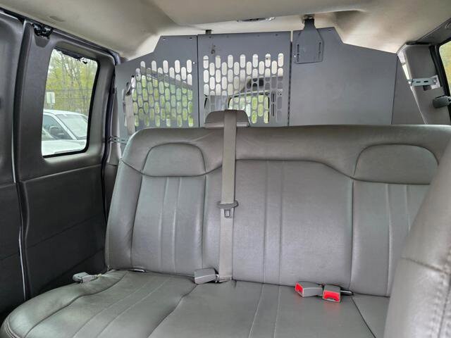 2017 Chevrolet Express 2500 in Blauvelt, NY 10913 - 18134383 26