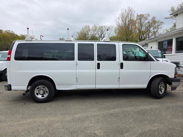 2017 Chevrolet Express 2500 in Blauvelt, NY 10913 - 18134383 9