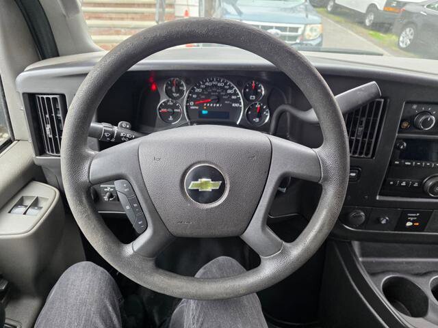 2017 Chevrolet Express 2500 in Blauvelt, NY 10913 - 18134383 13