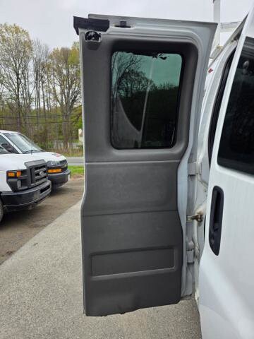 2017 Chevrolet Express 2500 in Blauvelt, NY 10913 - 18134383 49
