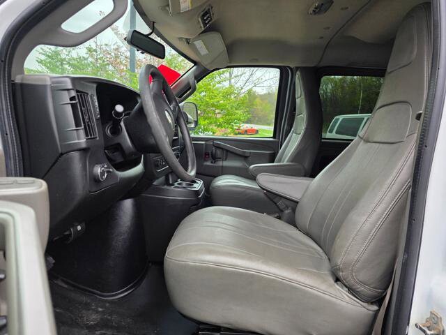 2017 Chevrolet Express 2500 in Blauvelt, NY 10913 - 18134383 11