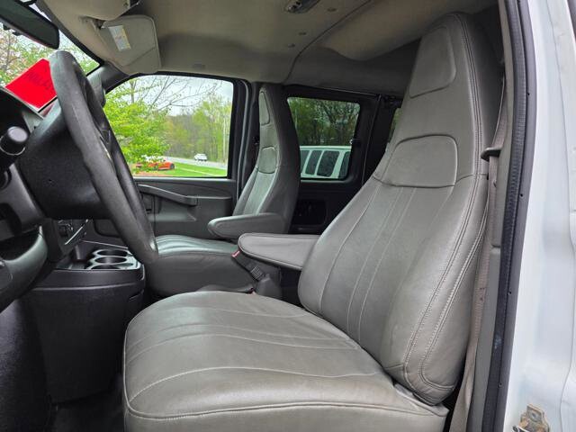 2017 Chevrolet Express 2500 in Blauvelt, NY 10913 - 18134383 12