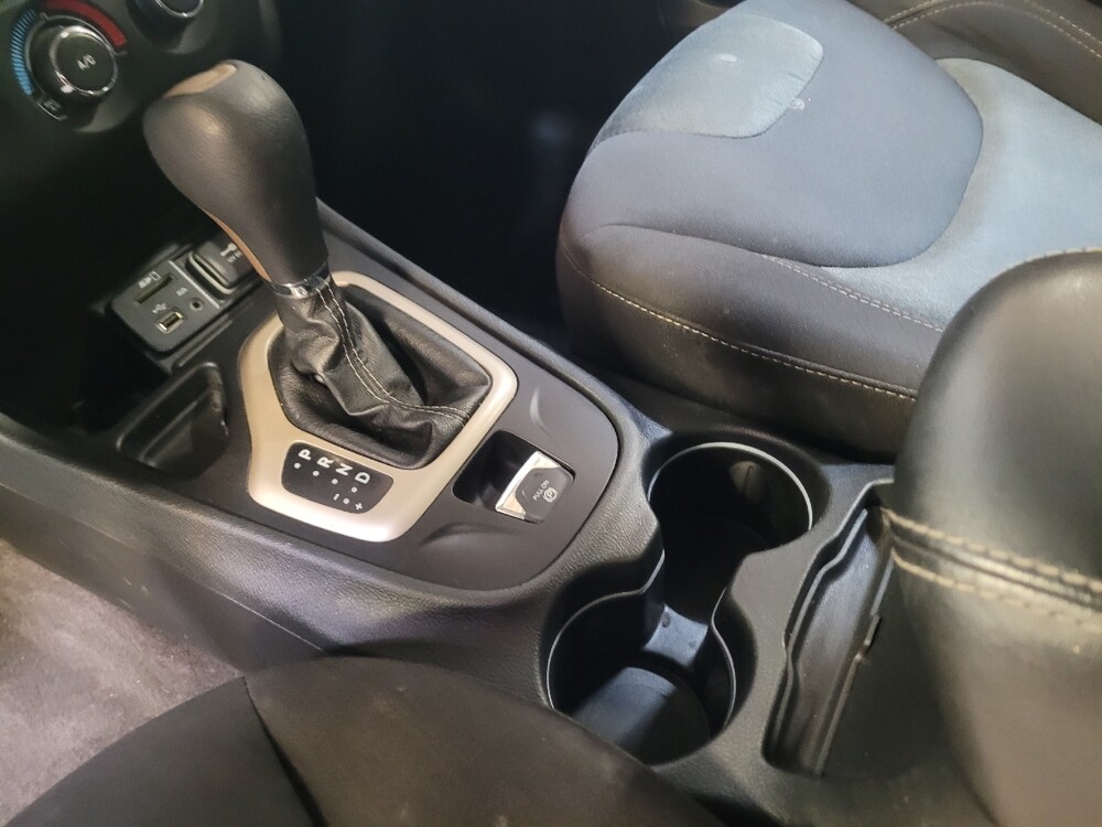 2018 Jeep Cherokee in Riverside, CA 92504 - 18134391 26