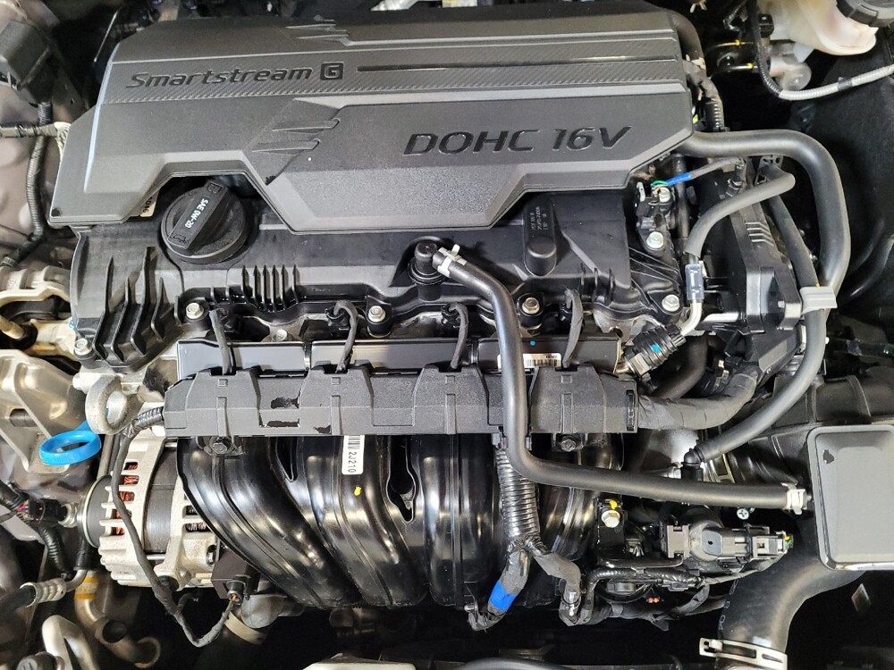 2025 Hyundai Elantra in Sacramento, CA 95821 - 18134399 30