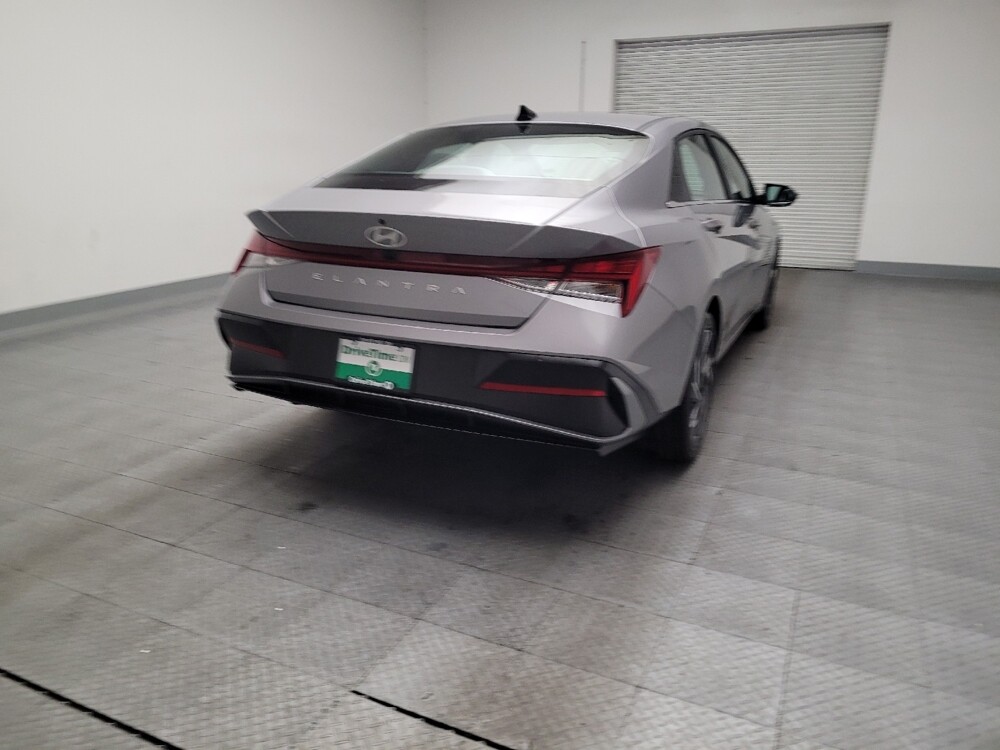 2025 Hyundai Elantra in Sacramento, CA 95821 - 18134399 7
