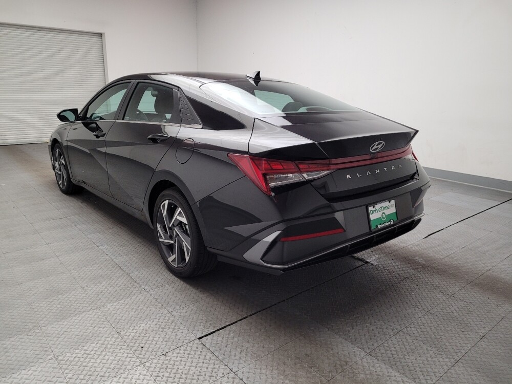 2025 Hyundai Elantra in Montclair, CA 91763 - 18134402 5