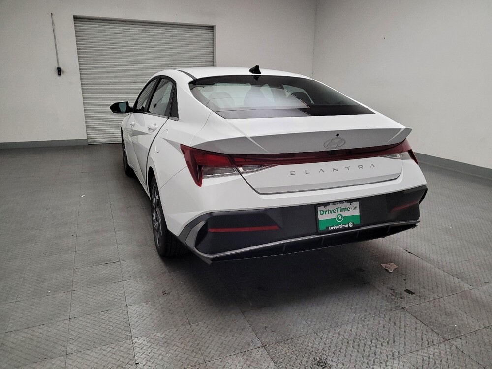 2025 Hyundai Elantra in Montclair, CA 91763 - 18134403 6