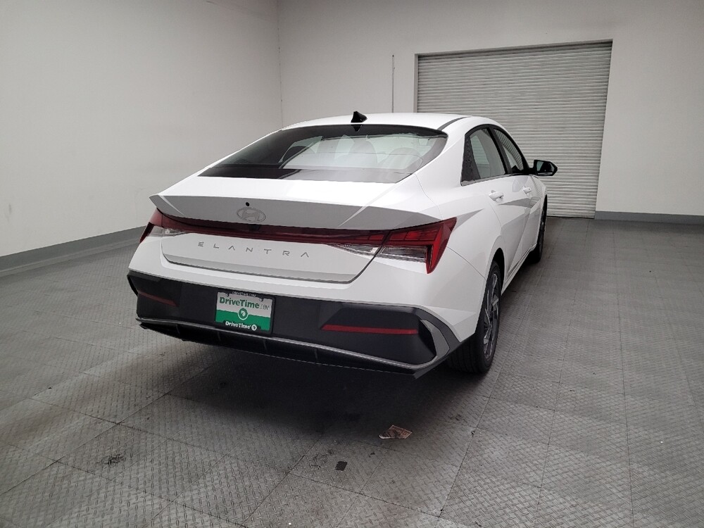 2025 Hyundai Elantra in Montclair, CA 91763 - 18134403 7