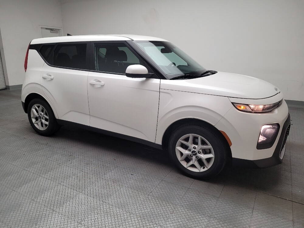 2022 Kia Soul in Riverside, CA 92504 - 18134411 11