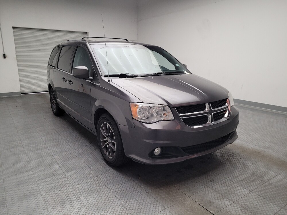 2017 Dodge Grand Caravan in Downey, CA 90241 - 18134418 13