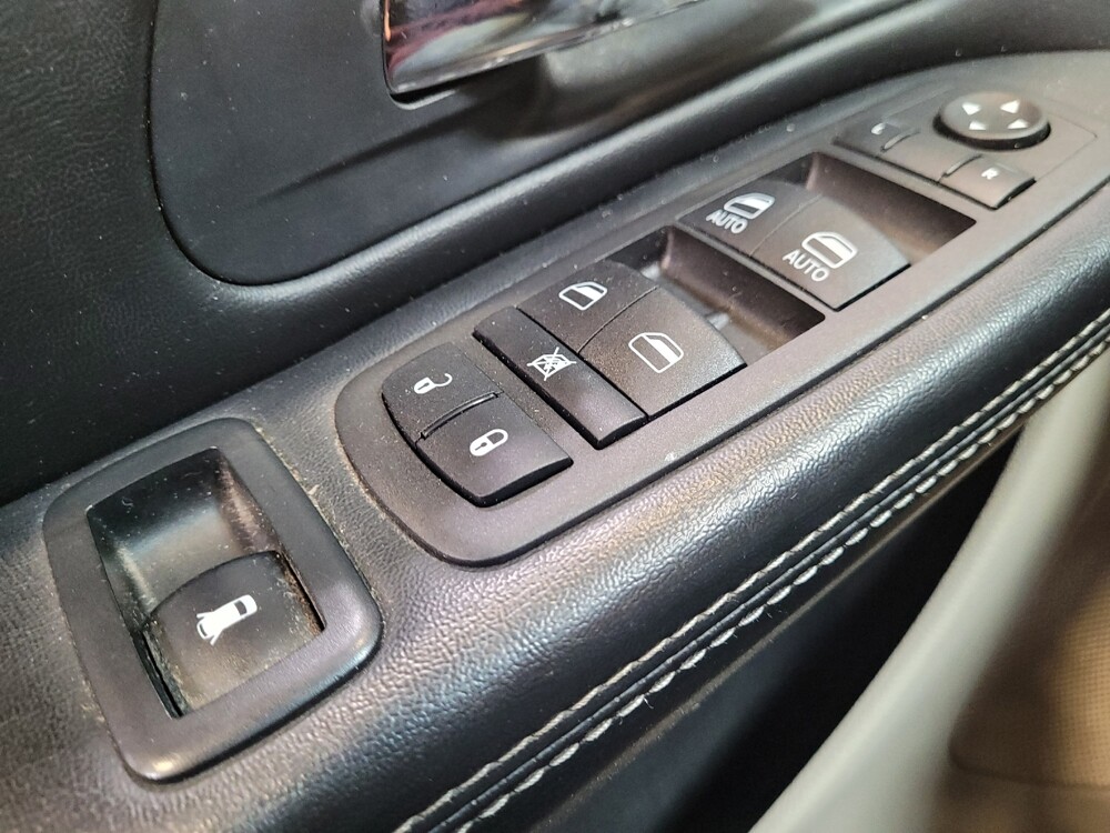 2017 Dodge Grand Caravan in Downey, CA 90241 - 18134418 27