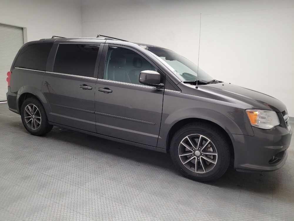 2017 Dodge Grand Caravan in Downey, CA 90241 - 18134418 11