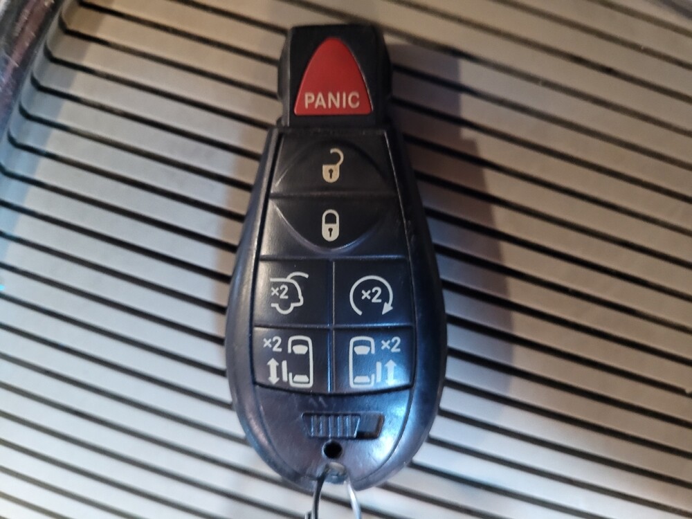 2017 Dodge Grand Caravan in Downey, CA 90241 - 18134418 32