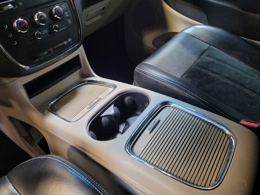 2017 Dodge Grand Caravan in Downey, CA 90241 - 18134418 26