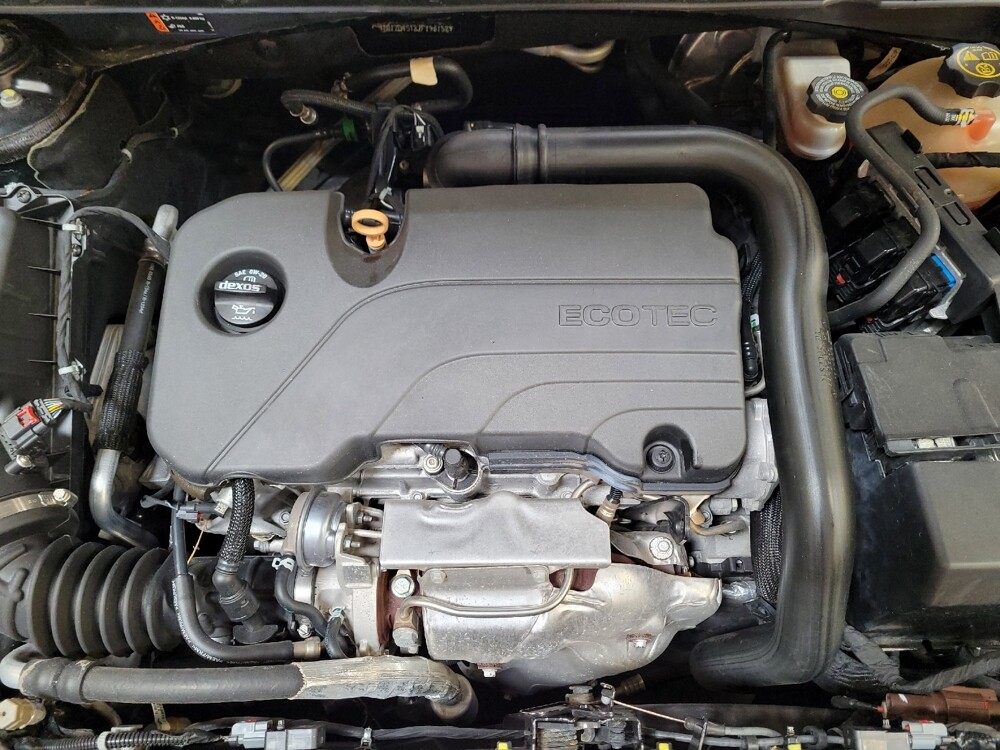 2018 Chevrolet Malibu in Sacramento, CA 95821 - 18134422 30