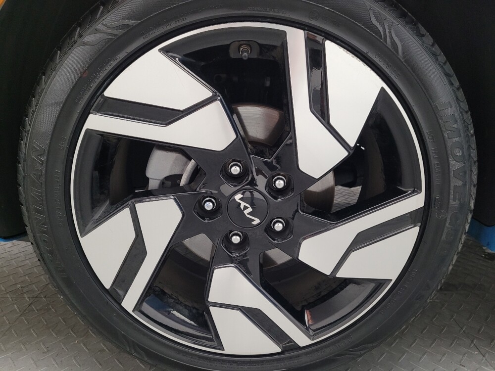 2023 Kia Soul in Downey, CA 90241 - 18134425 31