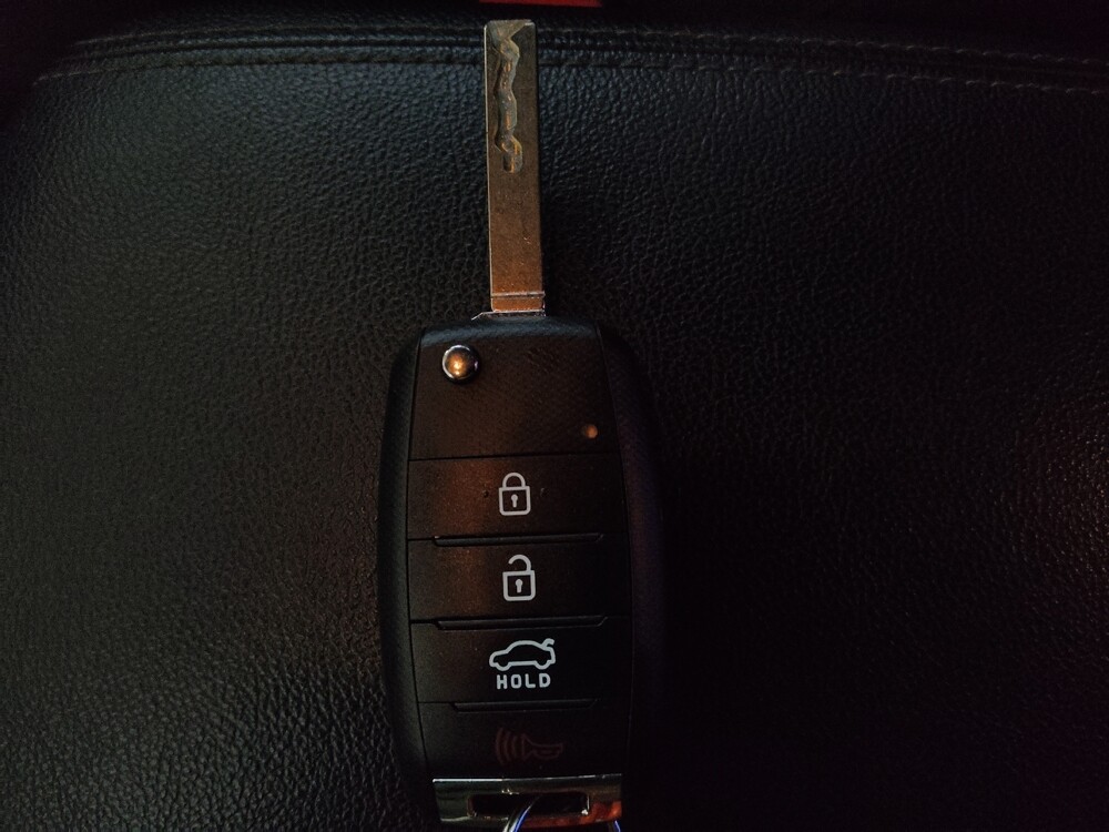 2020 Kia Optima in Knoxville, TN 37923 - 18134459 32