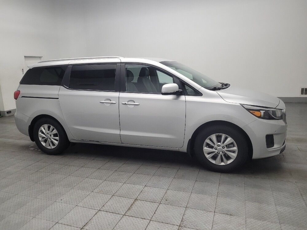 2018 Kia Sedona in Marietta, GA 30062 - 18134472 11