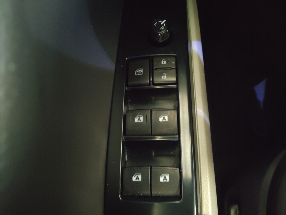 2018 Toyota Camry in Jackson, MS 39211 - 18134475 27