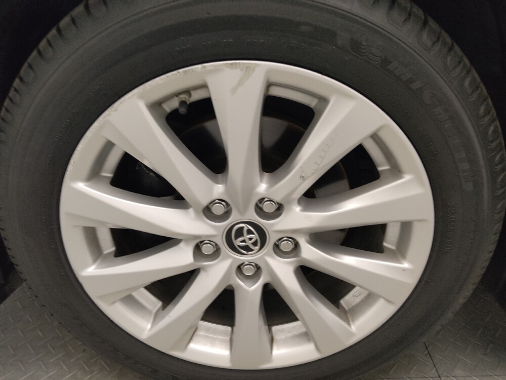 2018 Toyota Camry in Jackson, MS 39211 - 18134475 31