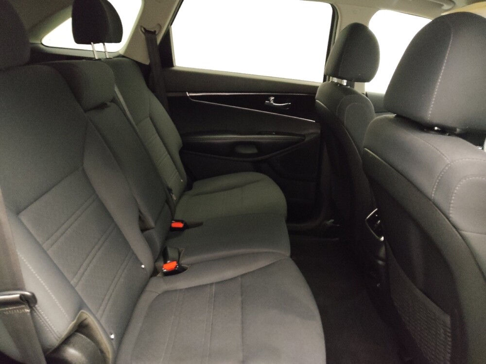 2020 Kia Sorento in Arlington, TX 76011 - 18134510 19