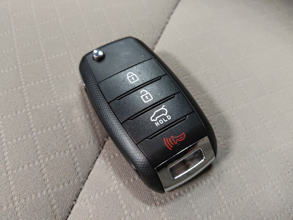 2018 Kia Sorento in Mesa, AZ 85210 - 18134518 32