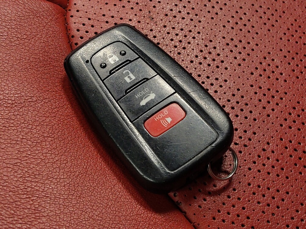 2018 Toyota Camry in Phoenix, AZ 85022 - 18134519 32