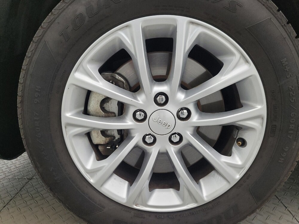 2019 Jeep Cherokee in Glendale, AZ 85301 - 18134522 31