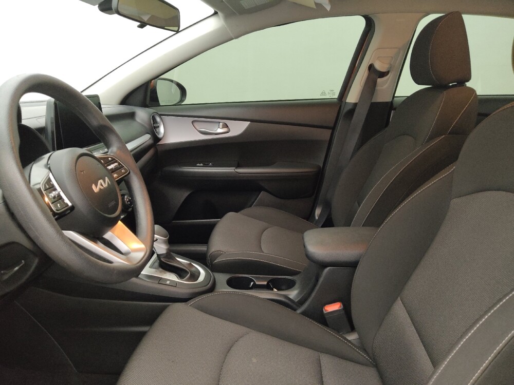 2024 Kia Forte in Fort Myers, FL 33907 - 18134527 17