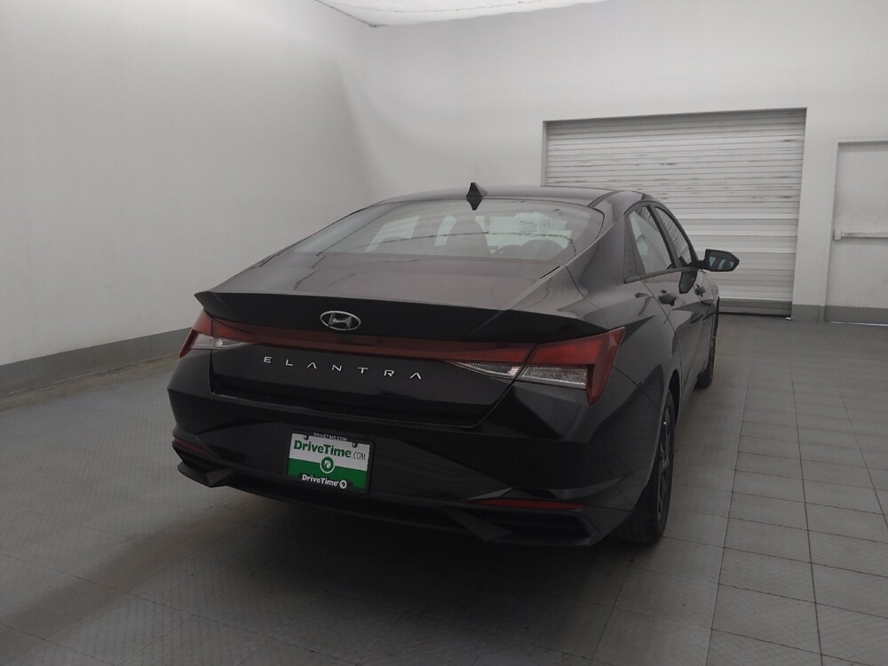 2023 Hyundai Elantra in Fort Myers, FL 33907 - 18134563 9