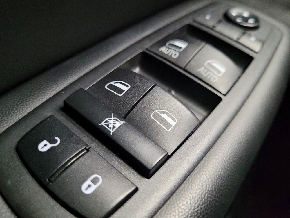 2019 Jeep Grand Cherokee in Reno, NV 89502 - 18134567 27