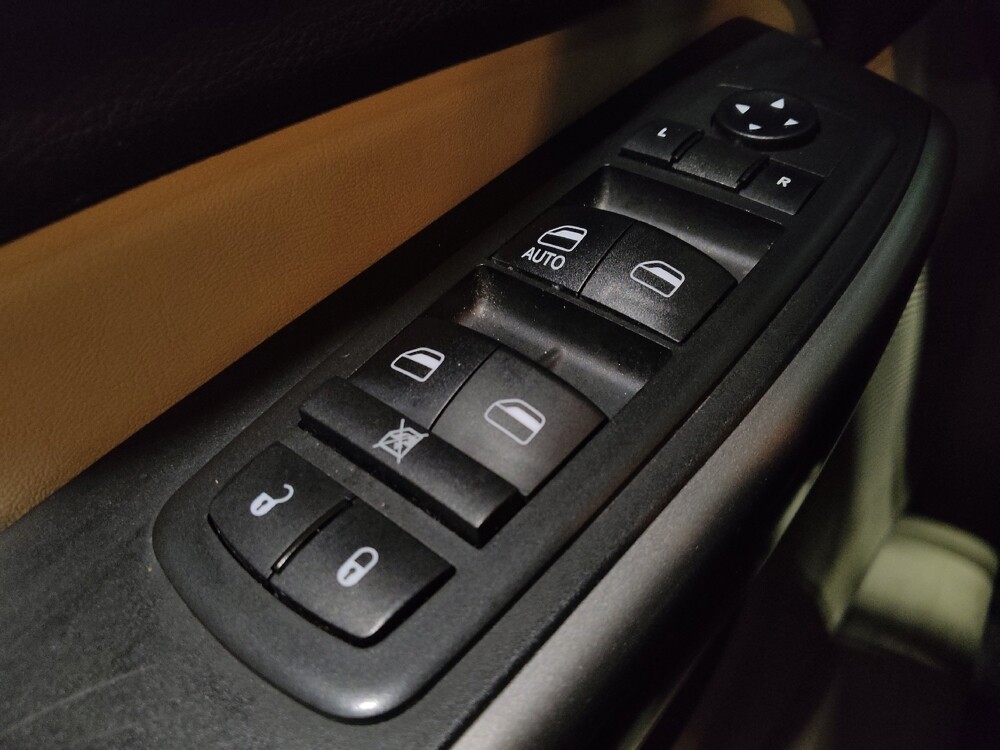 2019 Jeep Cherokee in Jacksonville, FL 32225 - 18134584 27