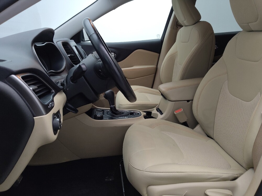 2019 Jeep Cherokee in Jacksonville, FL 32225 - 18134584 17