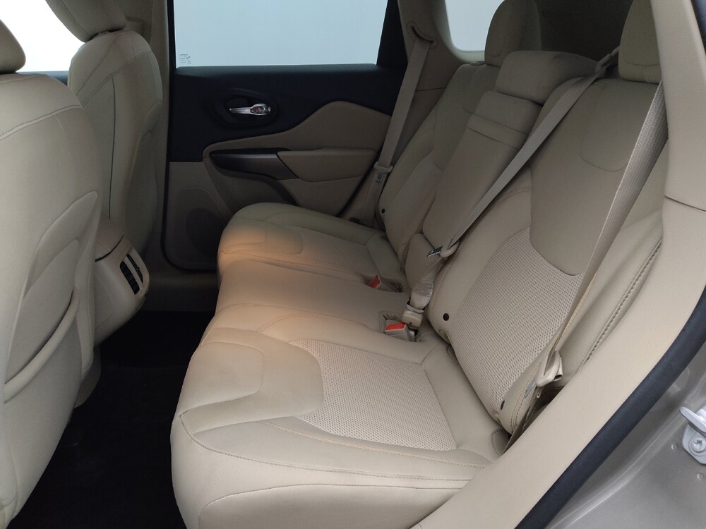 2019 Jeep Cherokee in Jacksonville, FL 32225 - 18134584 18