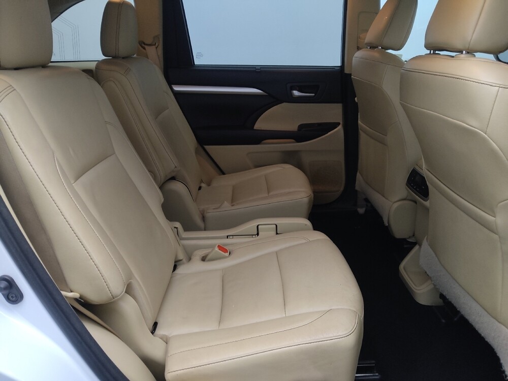 2018 Toyota Highlander in Pensacola, FL 32505 - 18134588 19