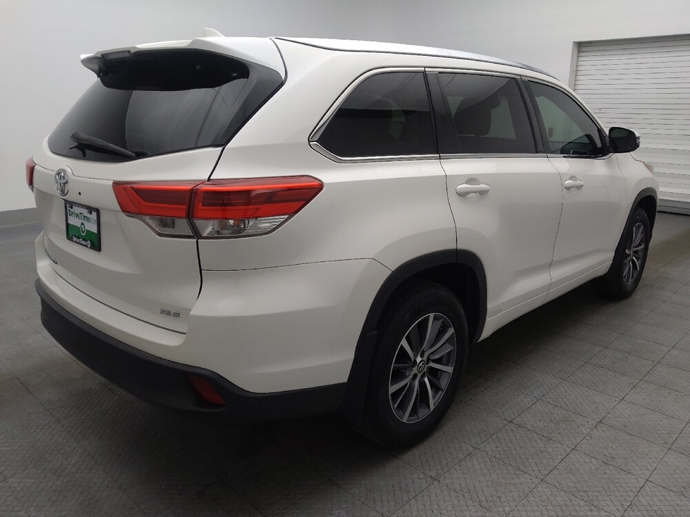 2018 Toyota Highlander in Pensacola, FL 32505 - 18134588 9