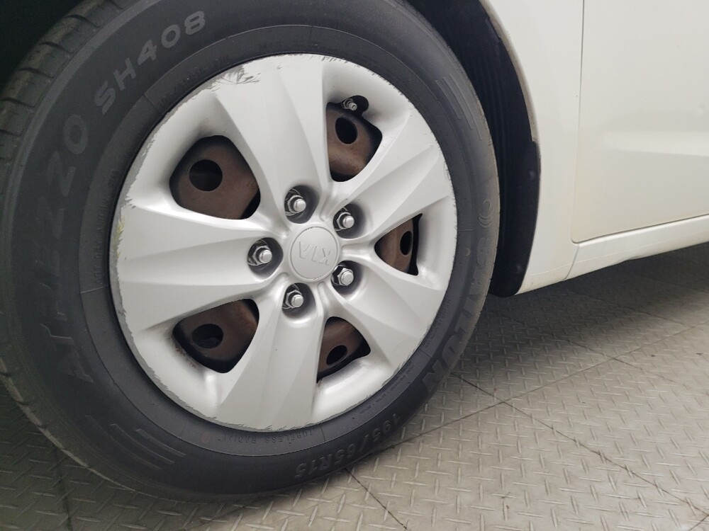 2015 Kia Forte in Jacksonville, FL 32225 - 18134591 31
