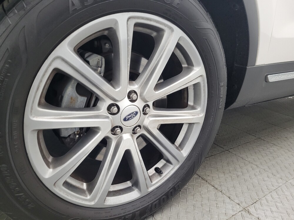 2017 Ford Explorer in Jacksonville, FL 32225 - 18134596 31